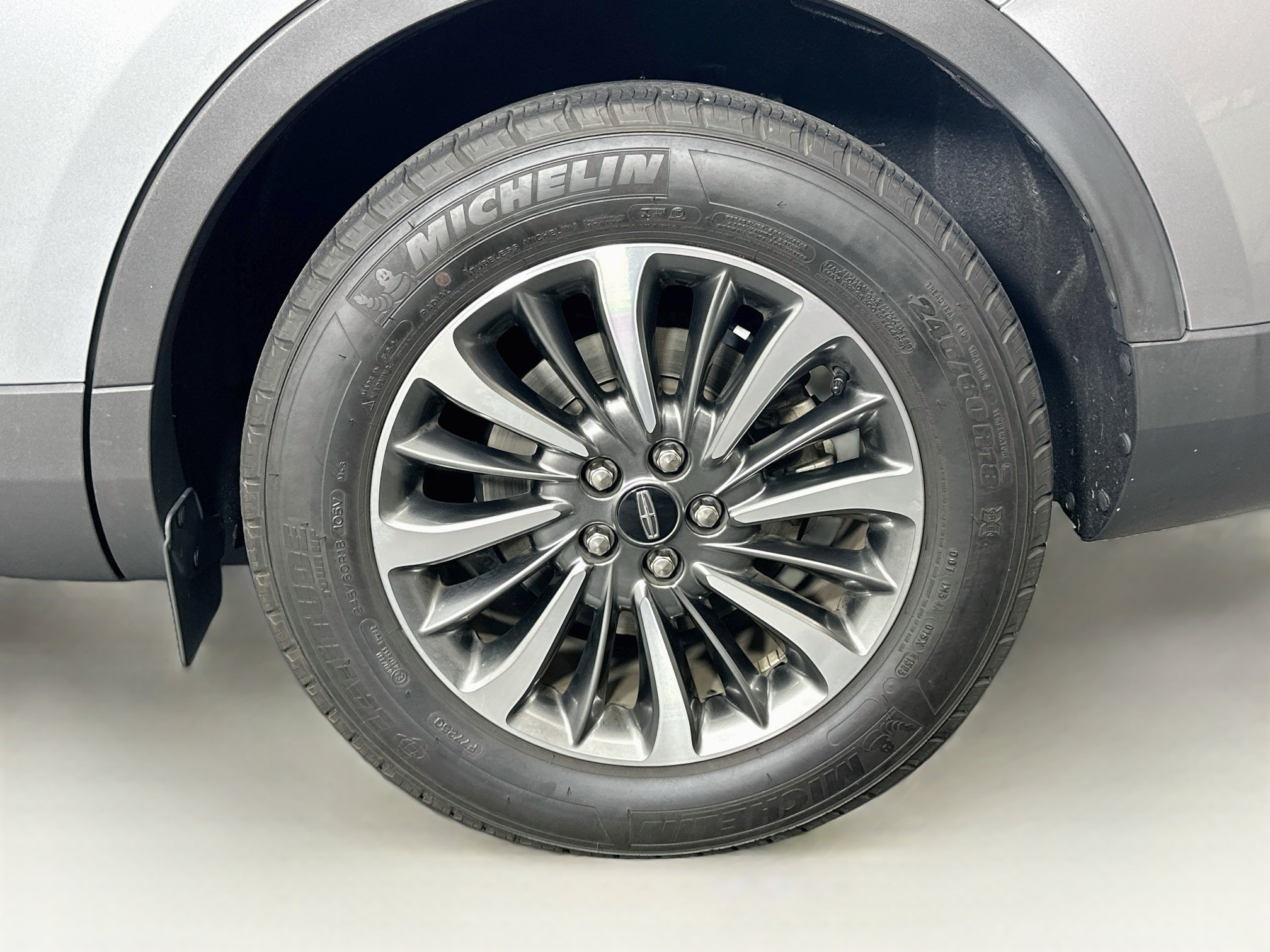 Used 2023 Lincoln Nautilus FWD w/ Premium Package image 11
