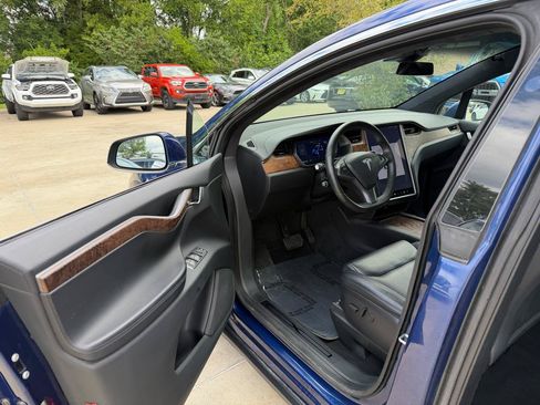 Used 2020 Tesla Model X Long Range AWD/4WD image 10