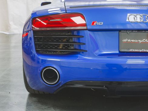 Used 2015 Audi R8 V8 image 21