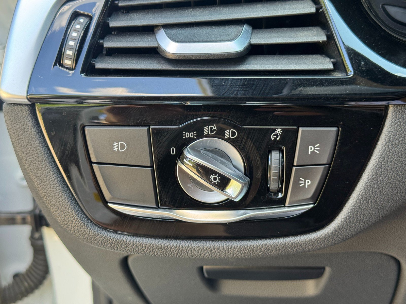 Used 2019 BMW 540i w/ M Sport Package RWD image 18