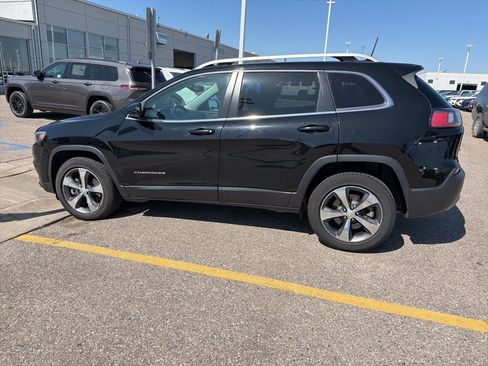 Used 2019 Jeep Cherokee Limited AWD/4WD image 6