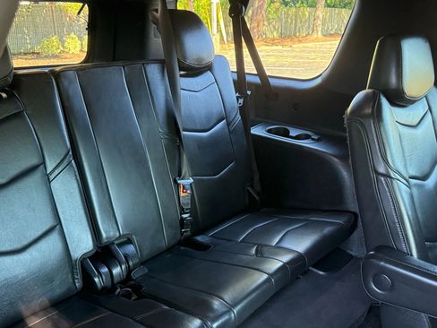 Used 2020 Cadillac Escalade ESV Platinum image 28
