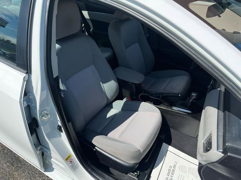 Used 2015 Toyota Corolla LE FWD image 27