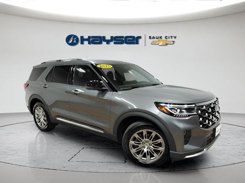 Used 2026 Ford Explorer Platinum AWD/4WD image 1