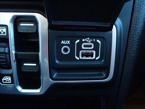 Used 2024 Jeep Wrangler Sport S image 19