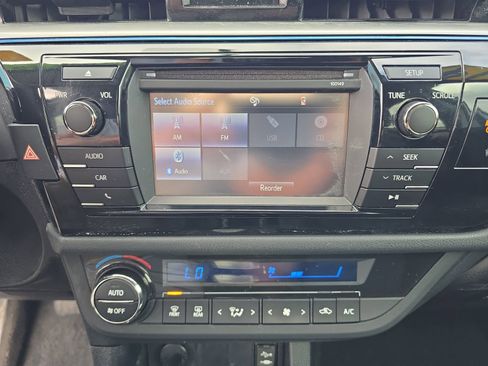 Used 2014 Toyota Corolla S image 17