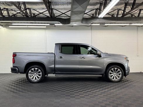 Used 2019 Chevrolet Silverado 1500 High Country w/ Technology Package image 4