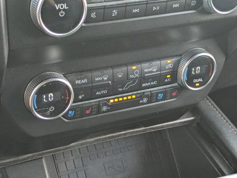 Used 2020 Ford Expedition Max Limited RWD image 32