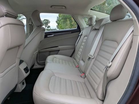 Certified 2017 Ford Fusion SE w/ Fusion SE Technology Package FWD image 13