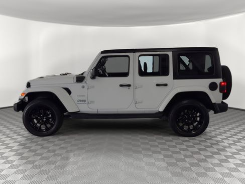 Used 2023 Jeep Wrangler Unlimited Sahara AWD/4WD image 2