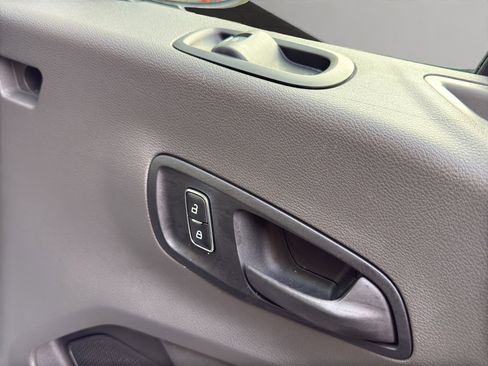 Used 2022 Ford Transit 350 XL image 17