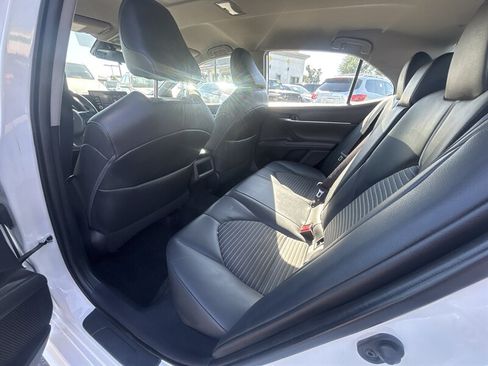 Used 2021 Toyota Camry SE FWD image 12
