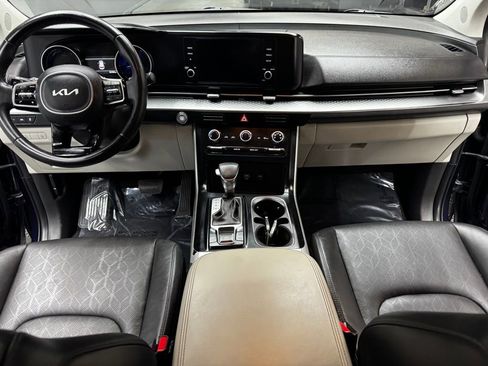 Used 2024 Kia Carnival LX FWD image 38