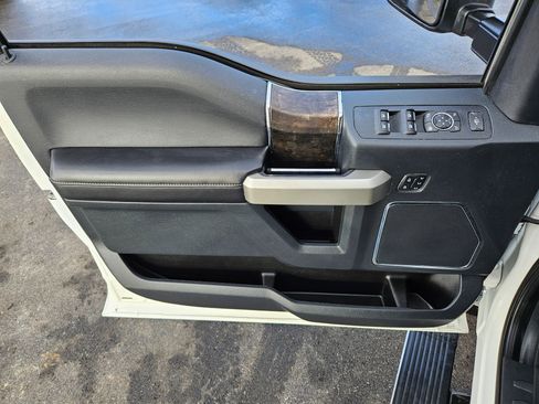 Certified 2022 Ford F250 Lariat w/ Lariat Ultimate Package image 6