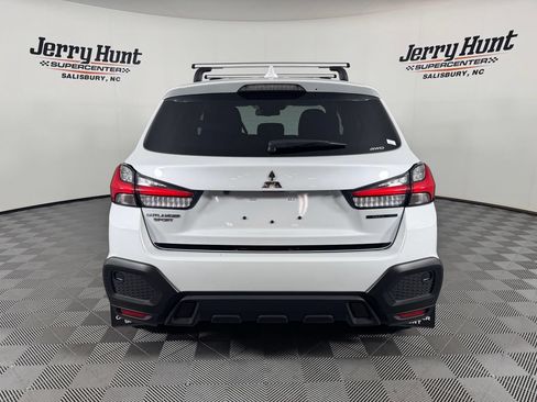 Used 2025 Mitsubishi Outlander Sport AWD image 6