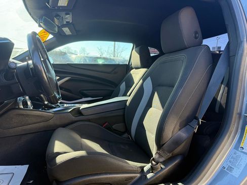 Used 2019 Chevrolet Camaro LT image 9