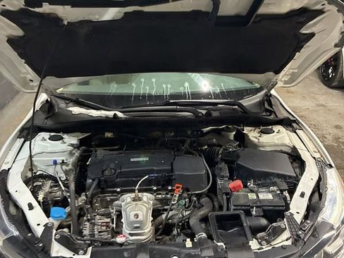 Used 2017 Honda Accord LX image 33