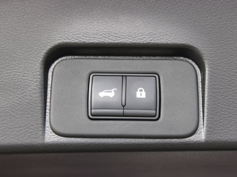 Certified 2023 Nissan Rogue SV w/ SV Premium B Package AWD/4WD image 6