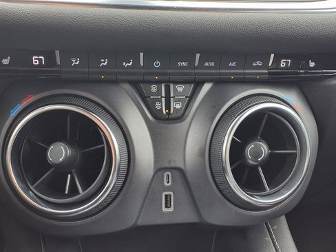 Used 2025 Chevrolet Blazer LT image 6