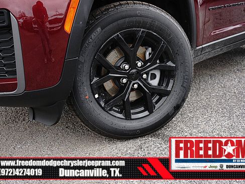 New 2026 Jeep Grand Cherokee Altitude RWD image 9