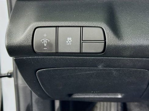 Used 2024 Hyundai Elantra SEL image 10