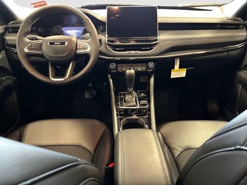 New 2026 Jeep Compass Latitude image 11