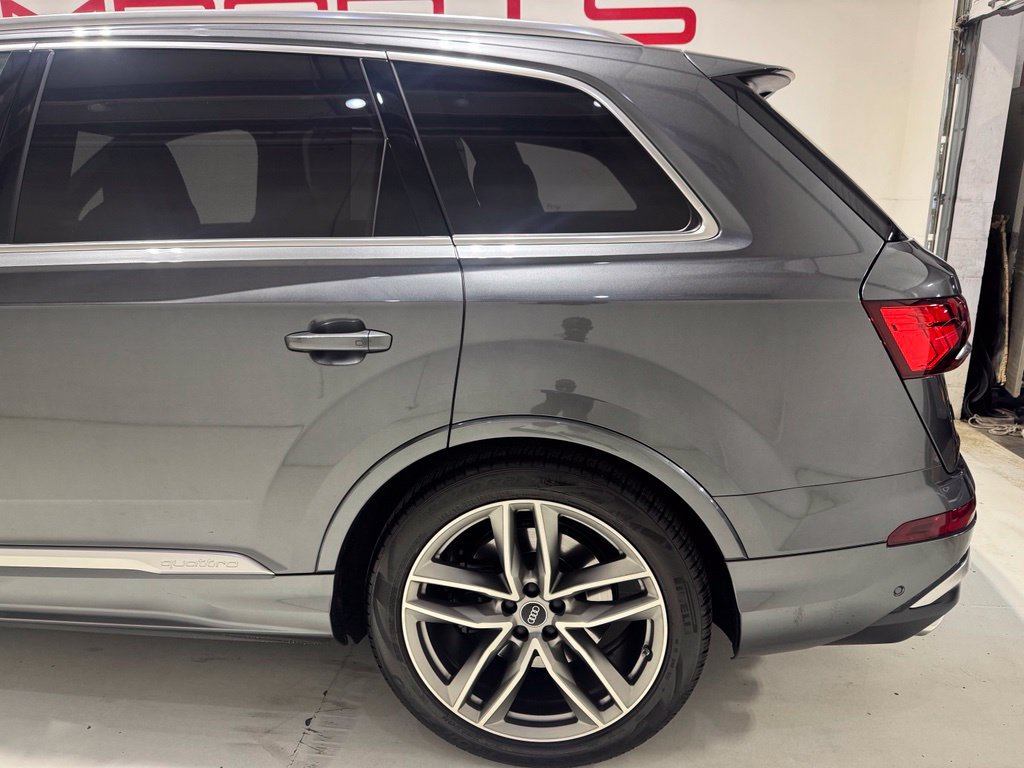 Used 2025 Audi SQ7 Prestige AWD/4WD image 3