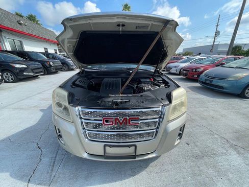 Used 2013 GMC Terrain SLE FWD image 2
