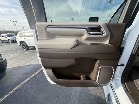 Used 2024 Chevrolet Silverado 2500 LTZ w/ LTZ Premium Package image 18