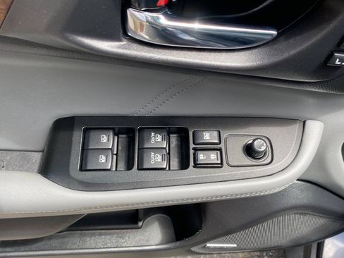 Used 2019 Subaru Outback 2.5i Limited AWD/4WD image 16
