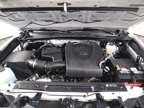 Used 2019 Toyota Tacoma TRD Off-Road image 30