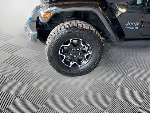 Certified 2022 Jeep Wrangler Unlimited Rubicon 4xe AWD/4WD image 35