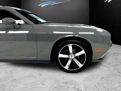 Used 2019 Dodge Challenger SXT RWD image 21