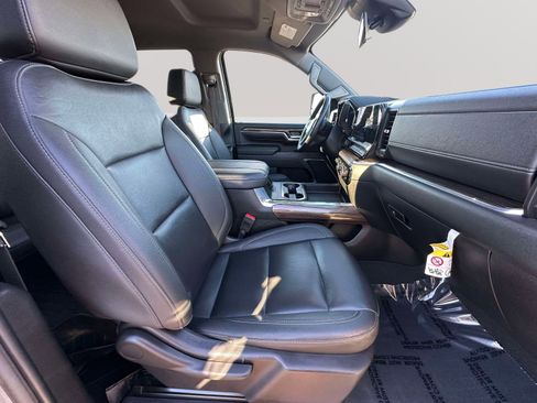 Used 2024 Chevrolet Silverado 3500 LT w/ Convenience Package image 27