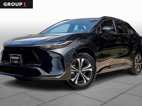 Used 2023 Toyota bZ4X XLE image 1