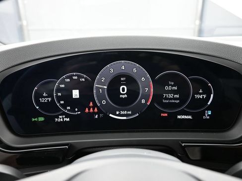 Certified 2025 Porsche Cayenne AWD/4WD image 18