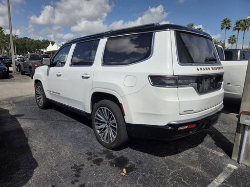 Used 2023 Jeep Grand Wagoneer Series III AWD/4WD image 4