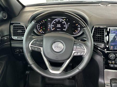 Used 2019 Jeep Grand Cherokee Overland image 16