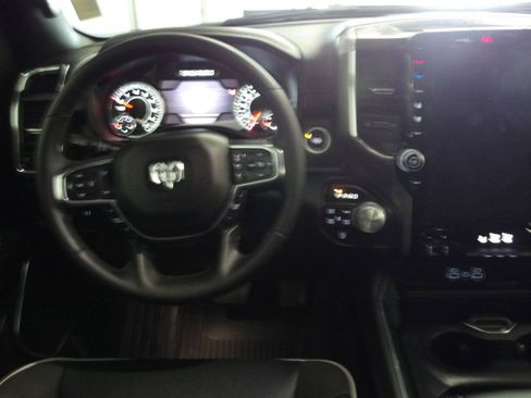 Used 2025 RAM 1500 Laramie AWD/4WD image 7