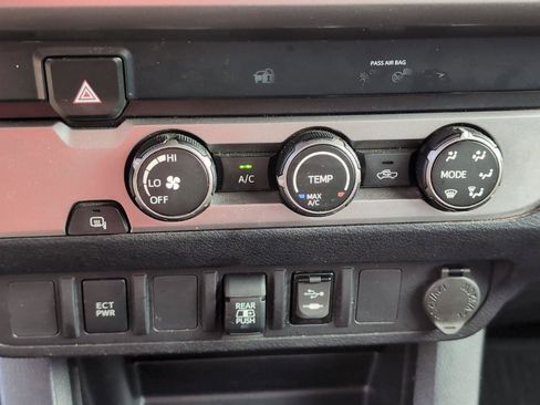 Used 2019 Toyota Tacoma SR5 image 23