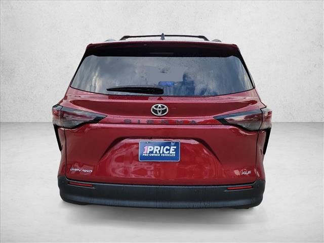 Used 2026 Toyota Sienna XLE AWD/4WD image 6