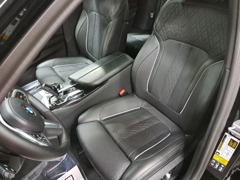 Used 2023 BMW M550i xDrive w/ Executive Package AWD/4WD image 16