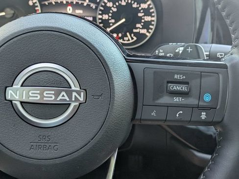 Used 2023 Nissan Pathfinder SL AWD/4WD image 30
