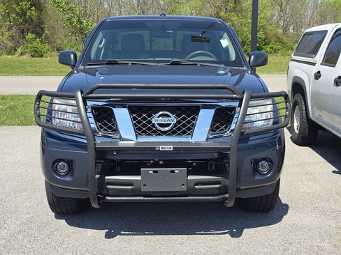 Used 2016 Nissan Frontier SV image 8