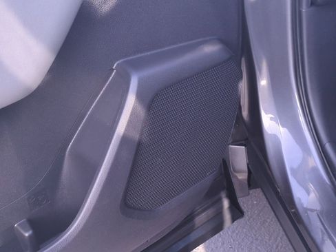 Used 2021 Toyota Highlander Limited image 17