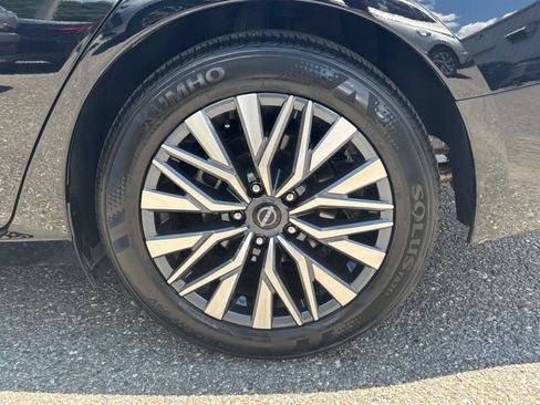 Used 2025 Nissan Altima 2.5 SV FWD image 30
