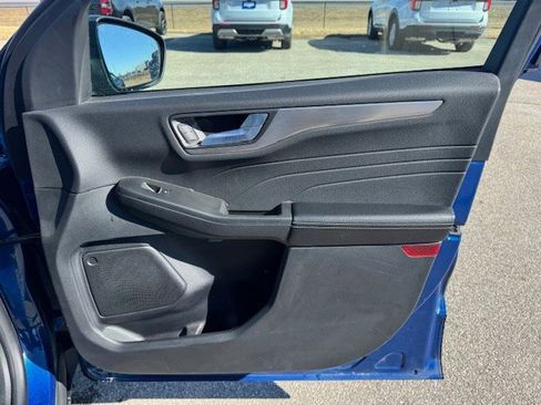 Used 2022 Ford Escape Titanium image 33