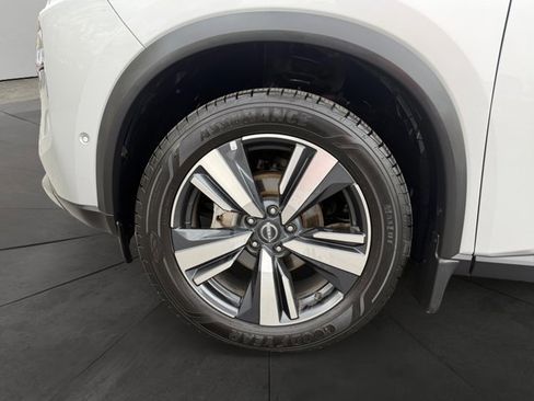 Used 2023 Nissan Rogue SL w/ SL Premium Package image 9