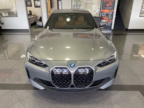 Used 2022 BMW i4 eDrive40 RWD image 9