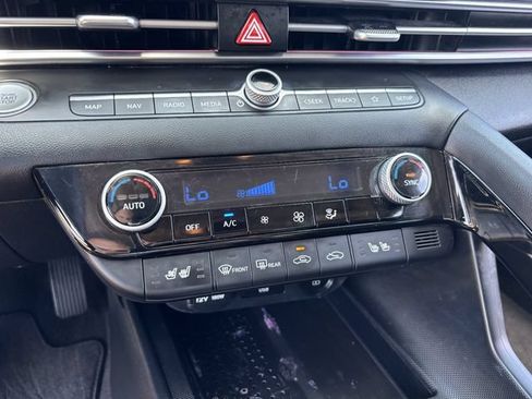 Used 2023 Hyundai Elantra Limited FWD image 25